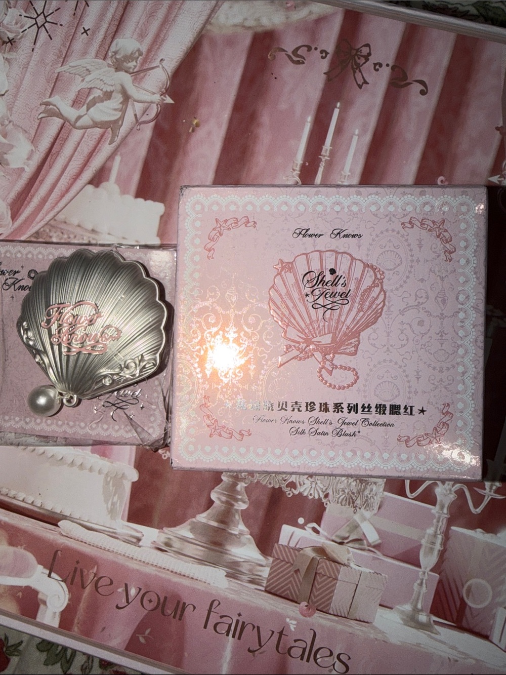 Shell's Jewel Pink Shell-Shaped Satin Blush & Hairclip